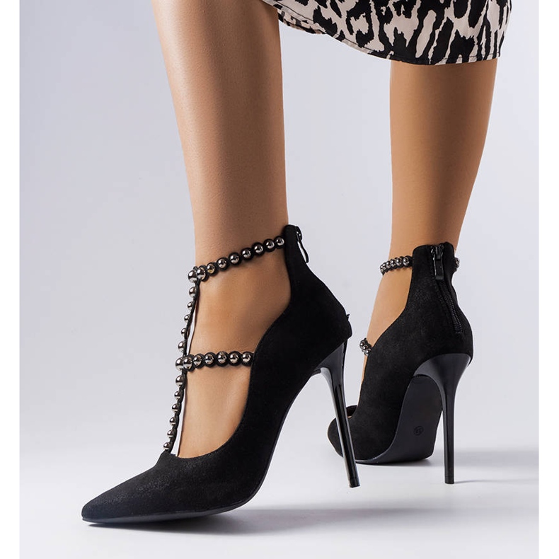 BM Fekete gombostű Prunella csíkkal díszítve 2 BM Fekete gombostű Prunella csíkkal díszítve 2