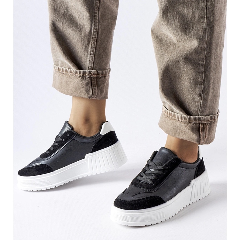 Fekete tornacipő vastag Seluci platformon 1