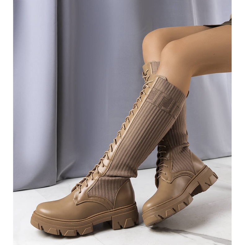 BM Barna fűzős csizma a Montis márkától 1