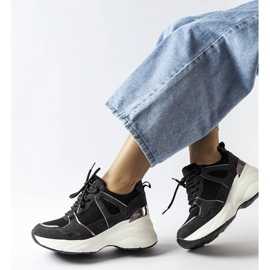 Fekete ékszeres cipők a márka Echeverri-től 1