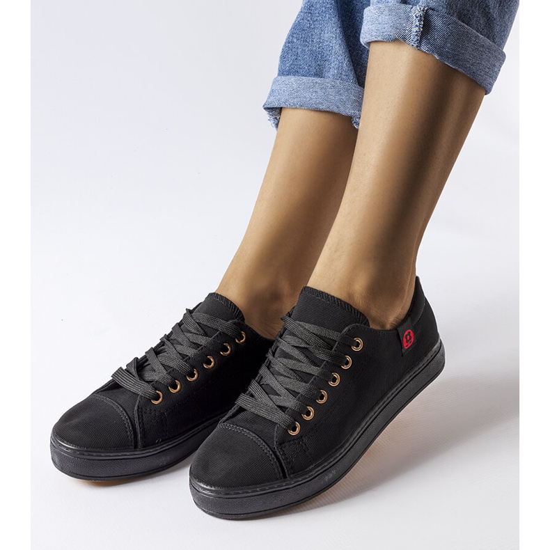 Fekete textil tornacipő a Descoteaux-tól 1