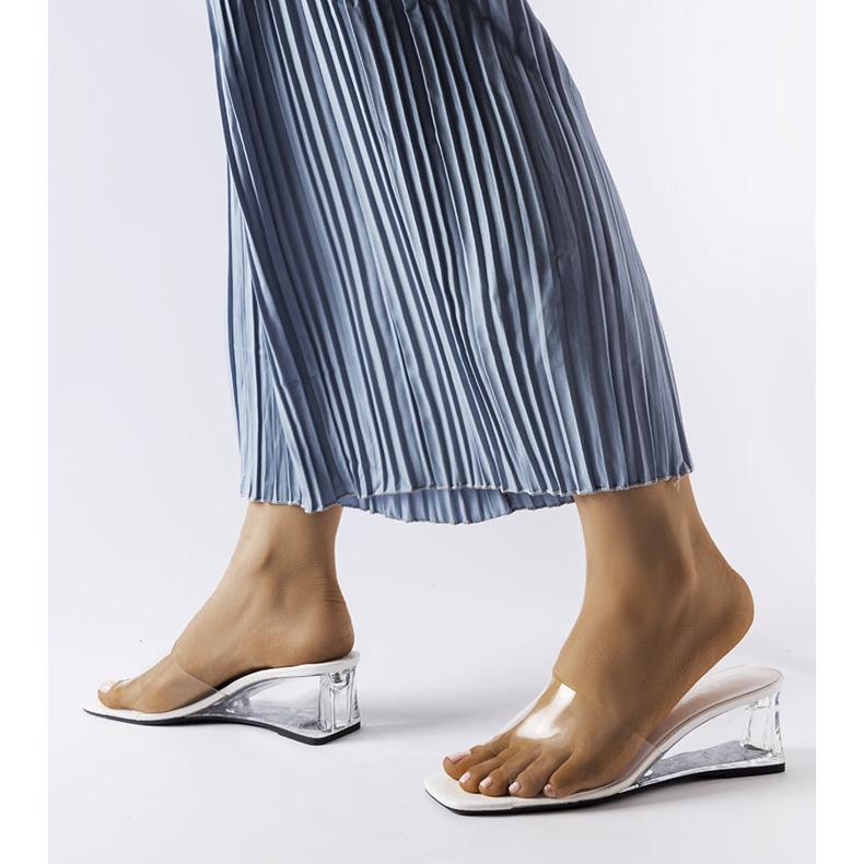 Fehér, átlátszó ékcsúszkák a Wyatt-tól színtelen 1