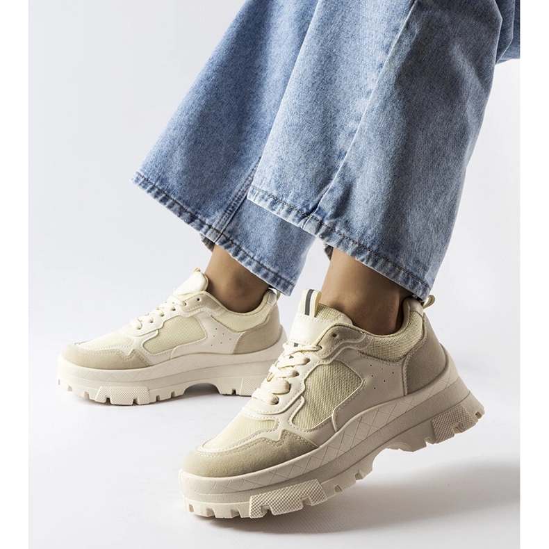 Bézs színű vaskos tornacipő a Mikeladze-től 1 Bézs színű vaskos tornacipő a Mikeladze-től 1