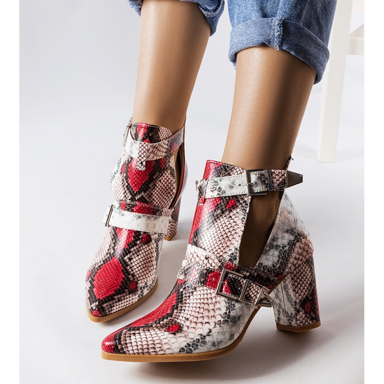 Fehér és rózsaszín női csizma az Itabitól bézs 1