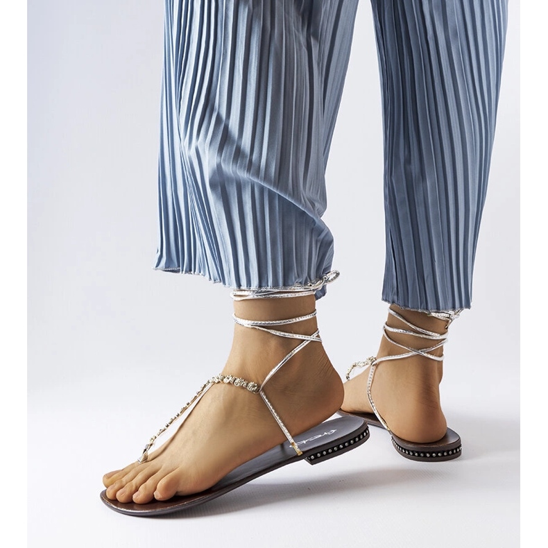 Ezüst szandál cirkóniákkal a Troghitól 1