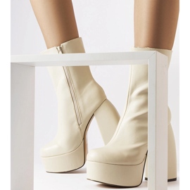 Baratti bézs színű magas sarkú csizma 2