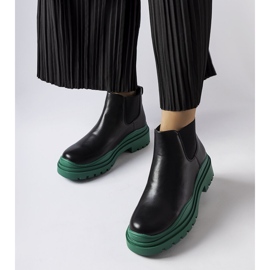 Fekete bokacsizma egy színes Marinone platformon 1