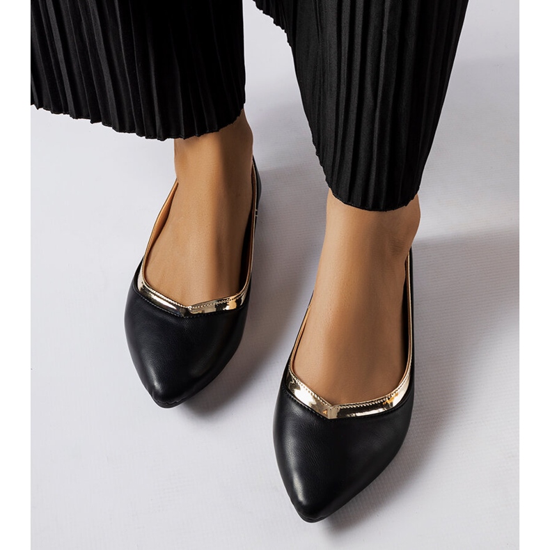 Fekete hegyes lábujjú balettlapok a Vittoriotól 1