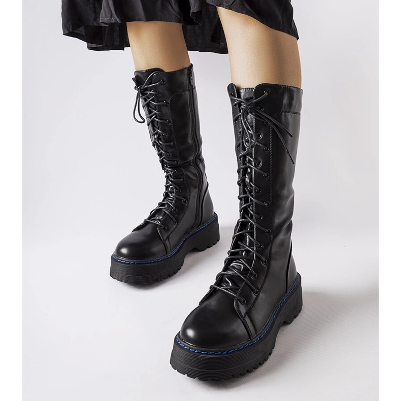 Fekete szigetelt csizma a Hide platformon 1