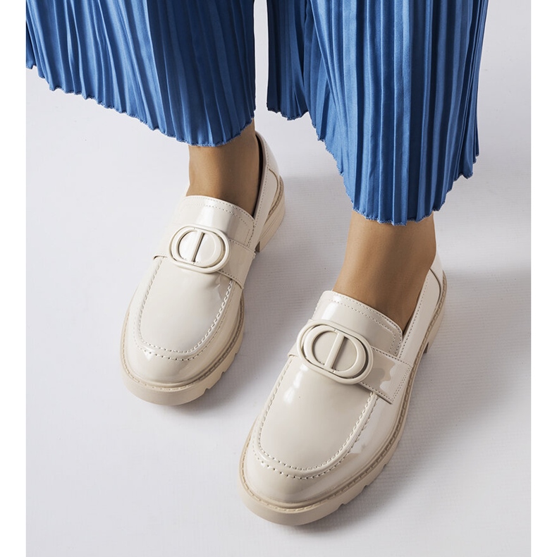 Inna Bézs színű lakkozott Scranton naplopók 1