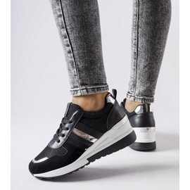 Inna Fekete és ezüst ékszeres tornacipő a Titusville-től 1