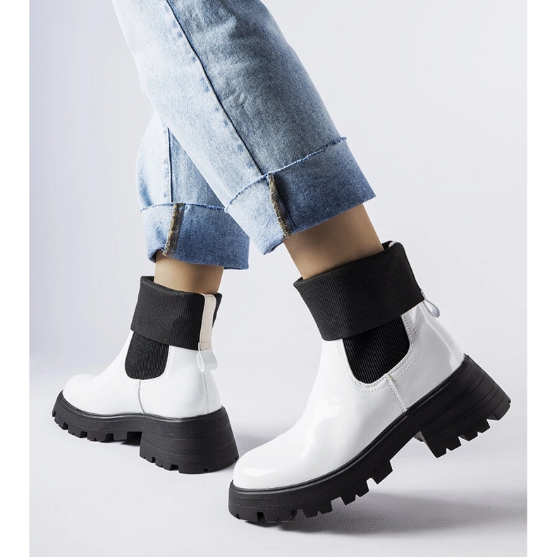 Breolungi fehér bebújós munkáscsizma 1