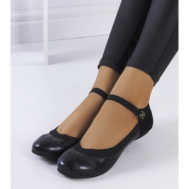 Fekete balerinák gumiszalaggal a Hari márkától 1