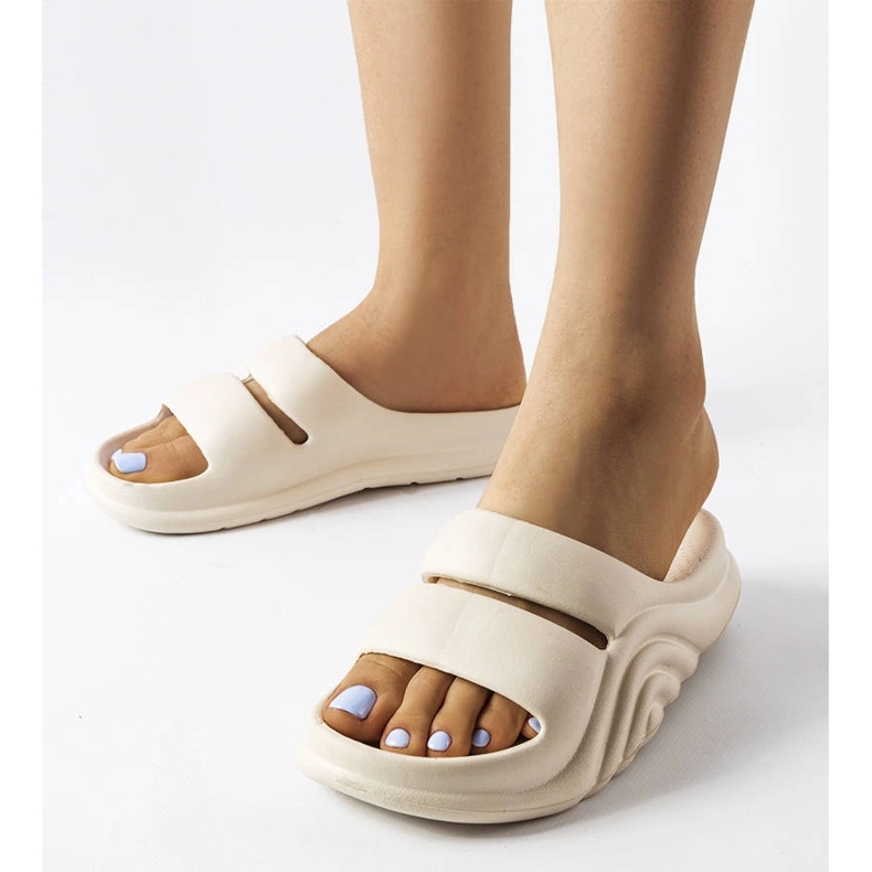 Geneve bézs színű gumi csúszdák 1