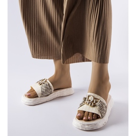 Bézs színű gumi díszcsúszdák a Bérard cégtől 1