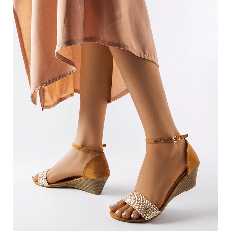 Arany Veltri ékszandál aranysárga 1