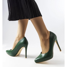 Kristin sötétzöld klasszikus sarkú cipő 1