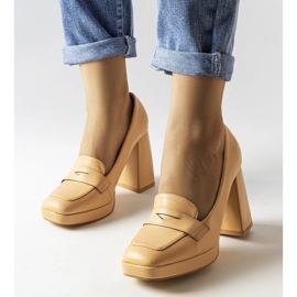 Bézs magassarkú pumpák az Inès márkától 1