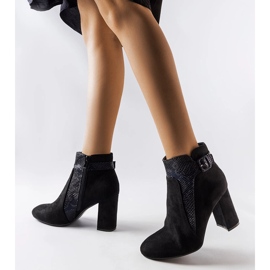 Fekete csizma kígyóbetéttel, öko Daamen velúrból 2