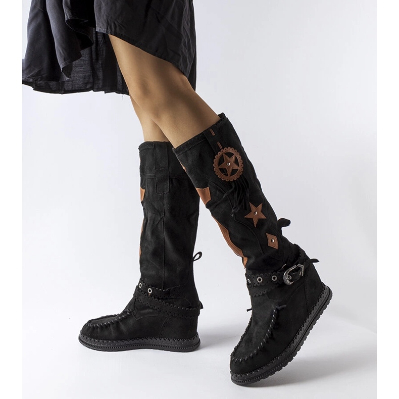 Inna Fekete boho stílusú csizma a Putignano cégtől 1