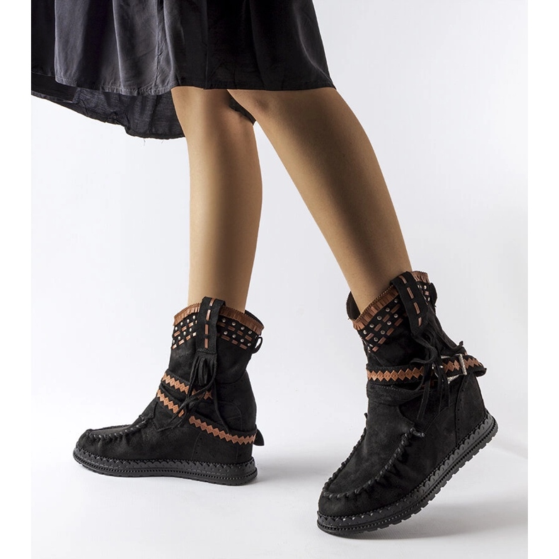 Inna A márka fekete ékes csizmája Beausoleil 1