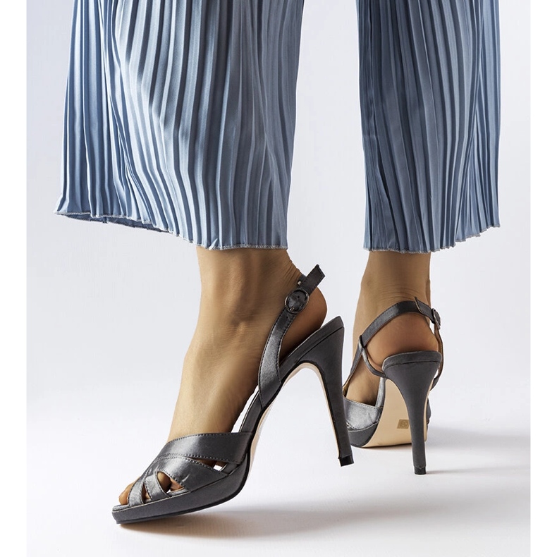 Alpaka szürke magas sarkú szandál 1