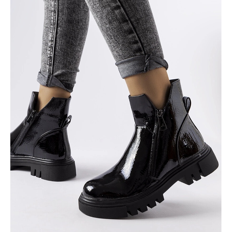 Ritte fekete lakkozott hőszigetelt csizma 1