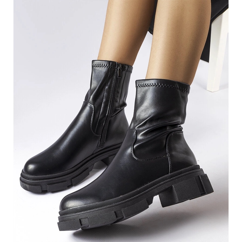 Fekete szigetelt csizma a Helvi-től 1 Fekete szigetelt csizma a Helvi-től 1