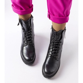 Fekete szigetelt csizma az Ailen márkától 2