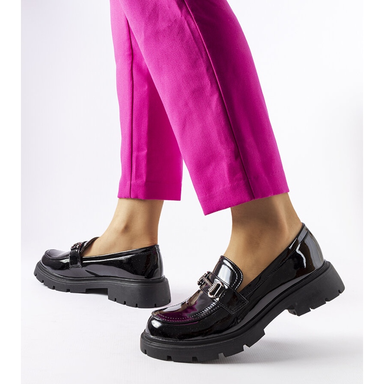 Inna Fekete lakkcipők Cantú strasszokkal 1