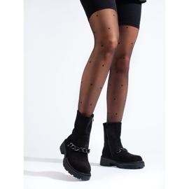 Női munkások a Shelovet platformon fekete lánccal 1