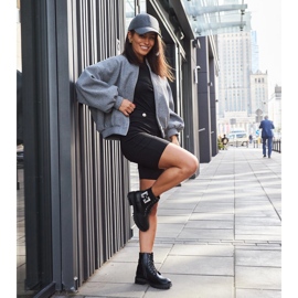 Inna Fekete munkáscipő dekoratív Guevara cirkóniákkal 1