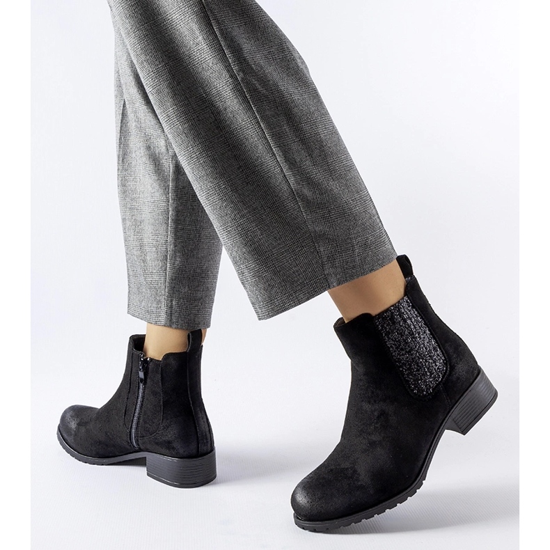 Fekete lapos bokacsizma dekoratív Arnoux betéttel 1