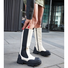 Barrios masszív bézs csizma futófelülettel 2 Barrios masszív bézs csizma futófelülettel 2