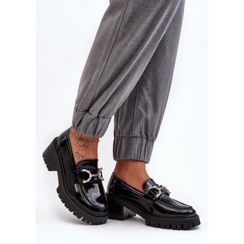 Női lakkbőr cipő masszív magassarkúval, fekete Lemmitty 2 Női lakkbőr cipő masszív magassarkúval, fekete Lemmitty 2