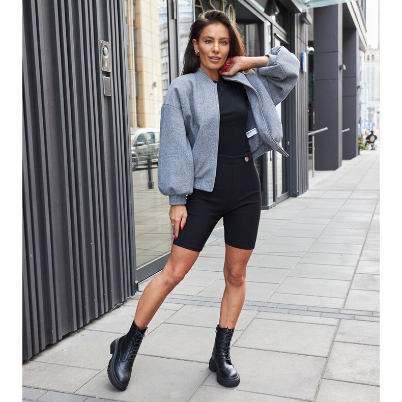 Nicla varrással díszített fekete csizma 1