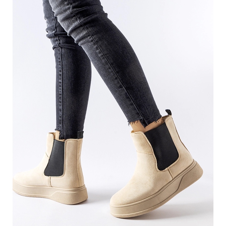 Bézs bokacsizma a Benilde platformon 1