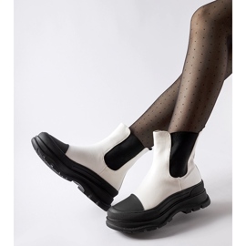 Fehér bokacsizma sportos Ermanno talppal 1