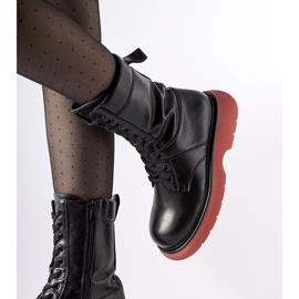 Fekete szigetelt csizma rózsaszín Beata talppal 2