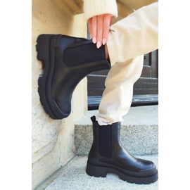 Fekete női csizma fekete talppal 1