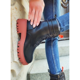 Női fekete munkások színes kiegészítéssel 1