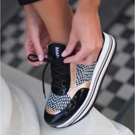 Marco Shoes Könnyű cipők vastag, természetes bőrből készült talpon fekete 1