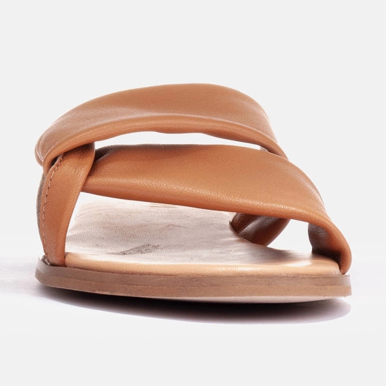 Marco Shoes Lapos aljú bőr papucs barna 1