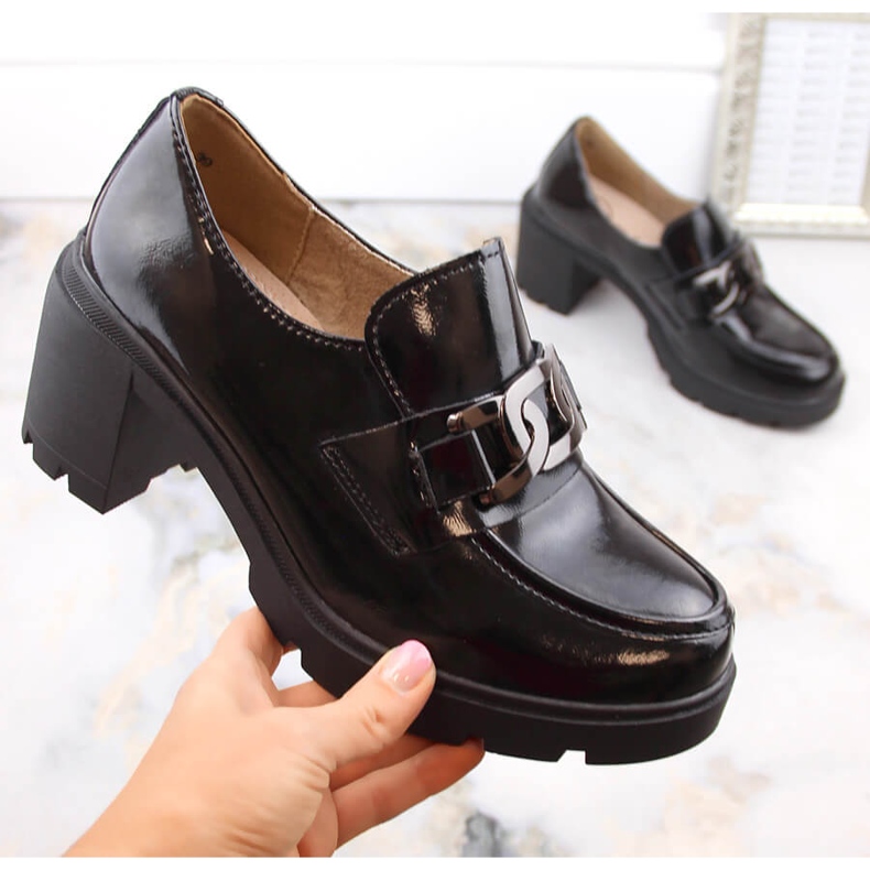 Fekete lakkbőr naplopók egy magas sarkú Filippo DP4785 1