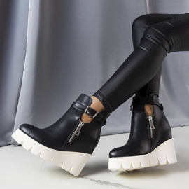 A márka fekete ékcsizmája Sherri 1 A márka fekete ékcsizmája Sherri 1