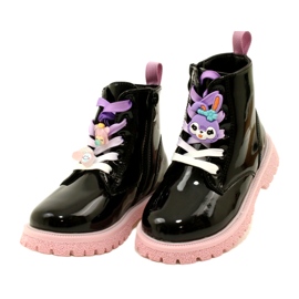 Lakkozott csizma dekoratív kapcsokkal Miss 23DZ23-6582 fekete 1