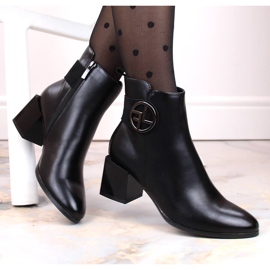 Női fekete, hőszigetelt bokacsizma dekoratív magassarkún, Potocki SZ12227 1