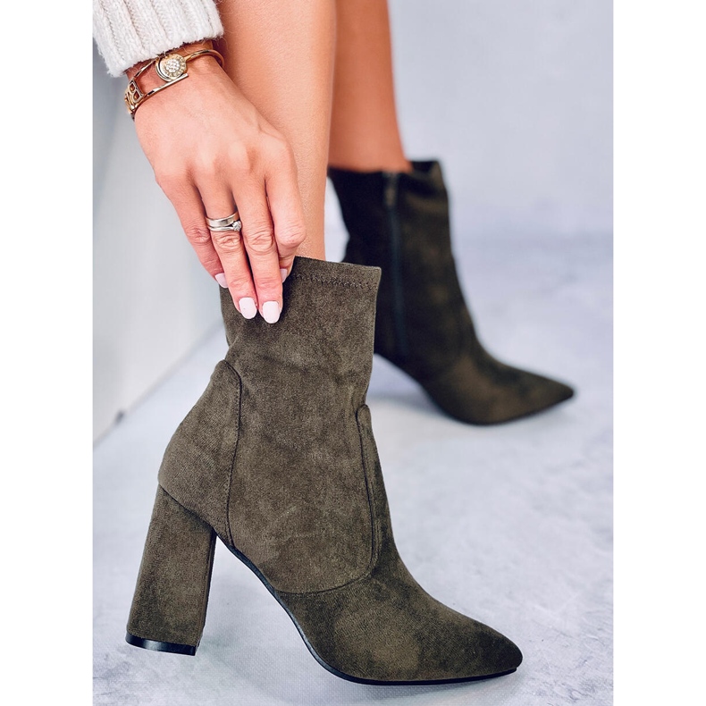 A márka velúr sarkú csizmája Natalie Green zöld 2