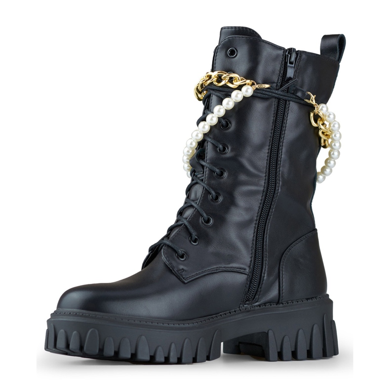 Fekete női táskák levehető díszítéssel 1