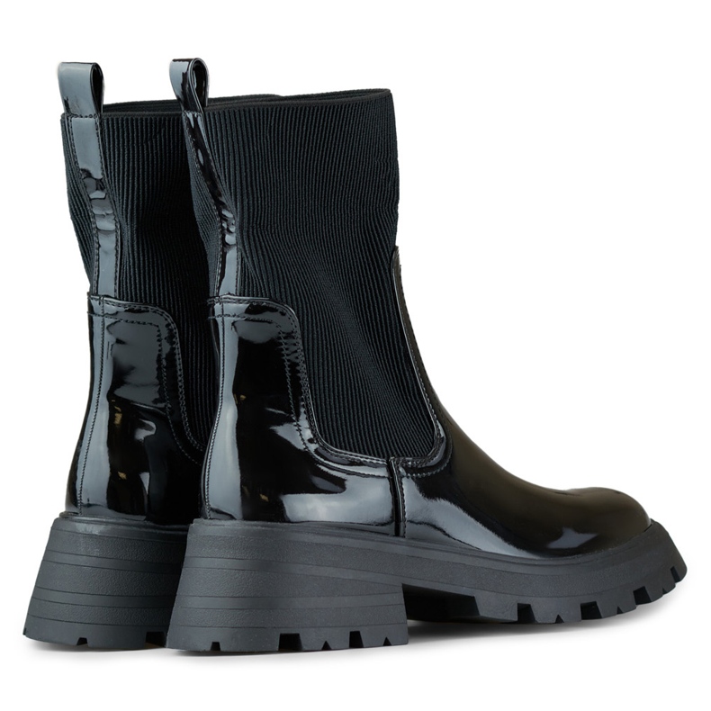 Fekete lakkozott munkáscipő rugalmas felsőrésszel 1